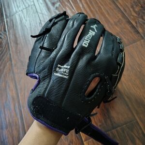 Mizuno Black Baseball Glove with Purple Trim